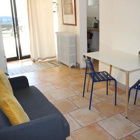 Agreable Appartement P2 Centre Ville Au Calme. นีมส์ ภายนอก รูปภาพ